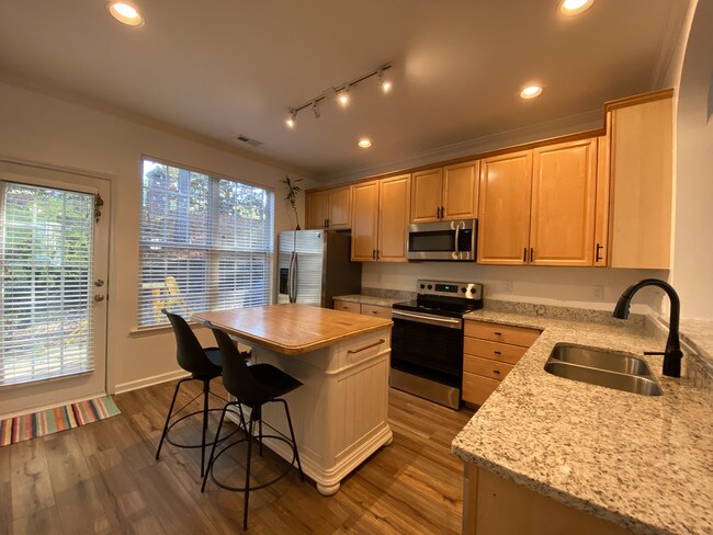 Building Photo - 5720 Corbon Crest Ln