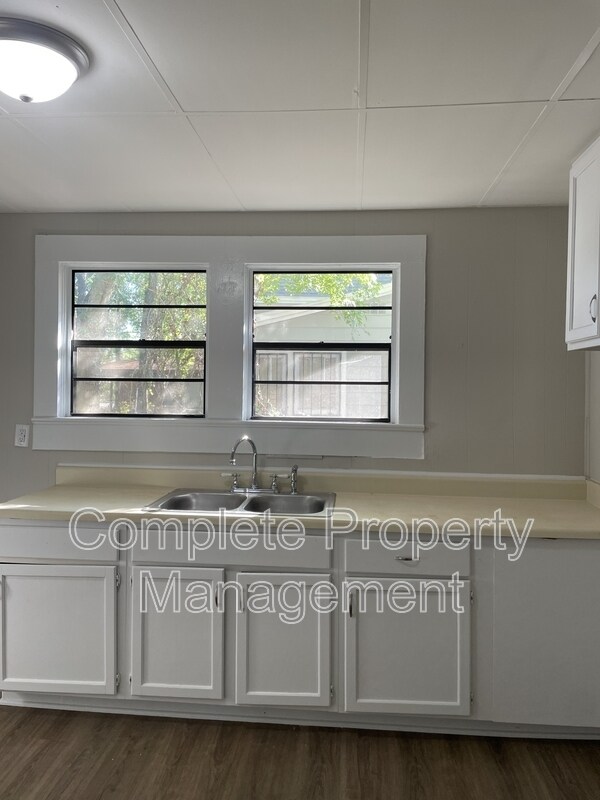 Foto del edificio - 1657 Lee Ave SW