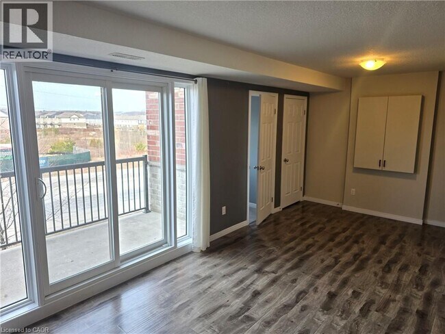 Photo du bâtiment - 1674 FISCHER HALLMAN Rd