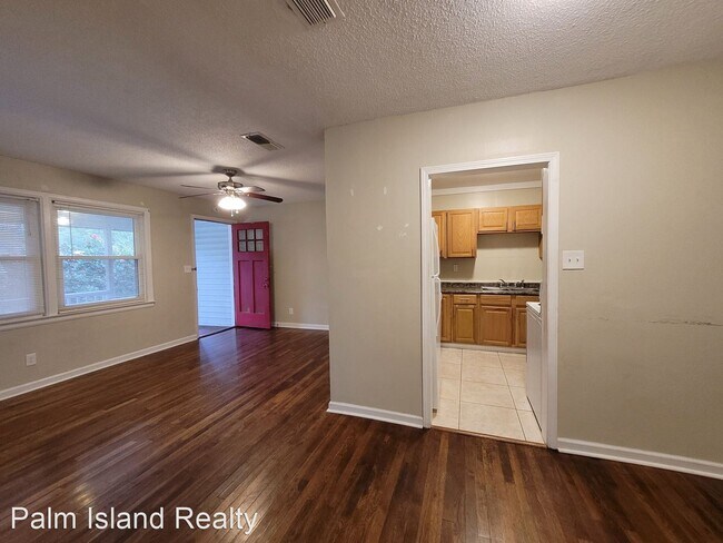 Foto del edificio - 4 br, 1 bath House - 205 Lakewood Rd