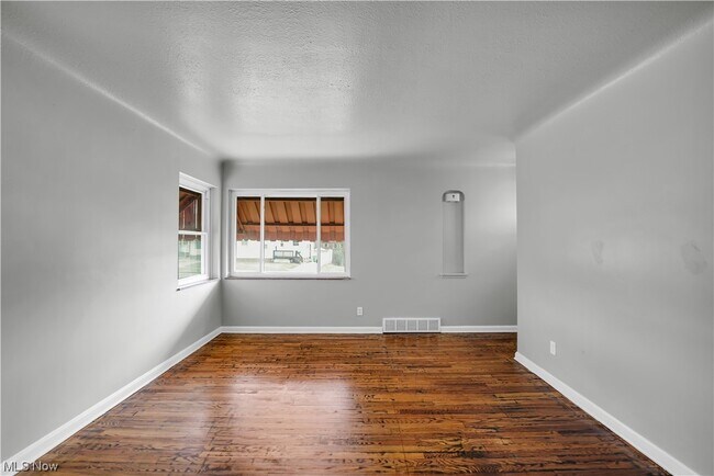 Foto del edificio - 12321 Southern Ave