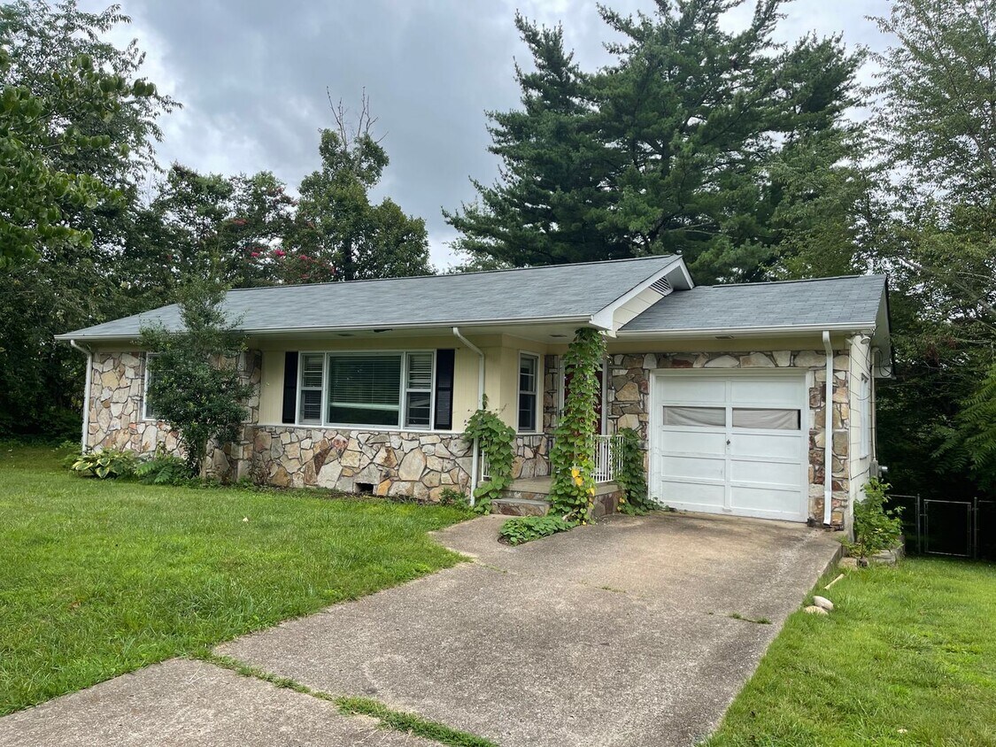 Primary Photo - Charming Remodel in North Chattanooga