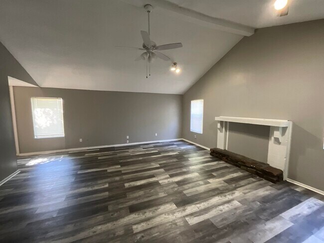 Building Photo - 4635 Buffer Dr