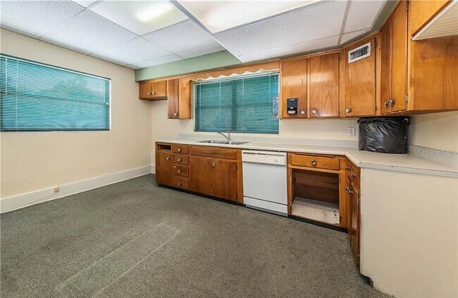 Foto del edificio - 638 E Tarpon Ave