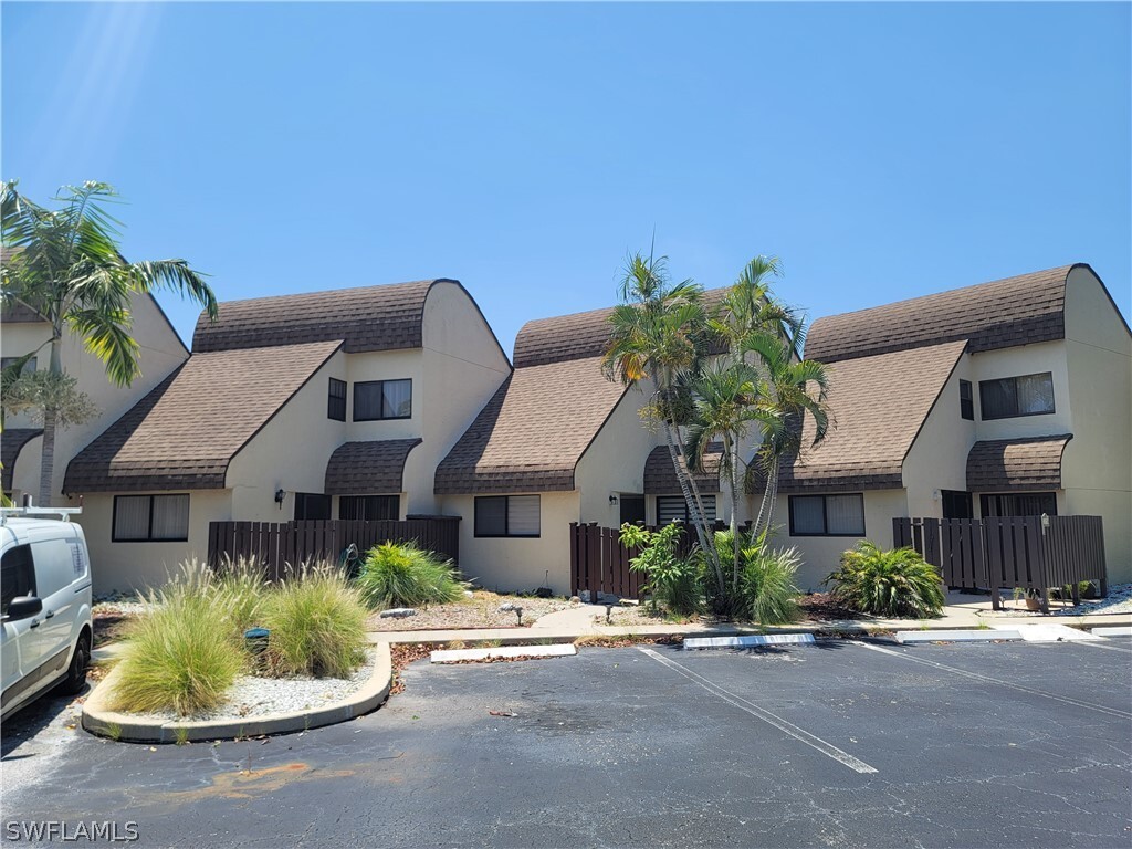 1170 Lake McGregor Dr, Fort Myers, FL 33919 Townhome Rentals in Fort Myers FL