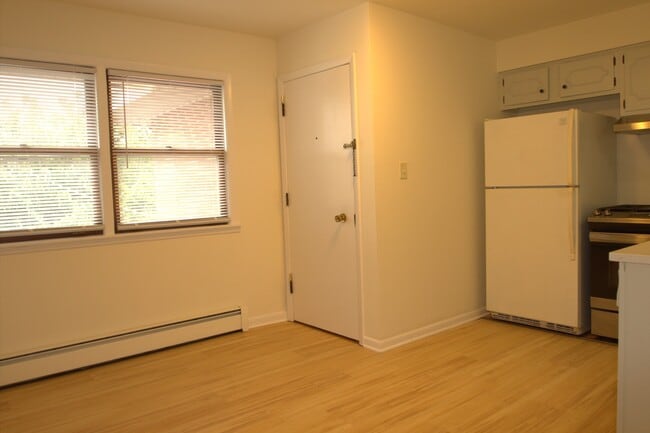 Foto del edificio - 8856 Plainfield Rd
