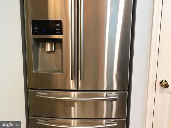 Foto del edificio - 11120 Lake Breeze Dr