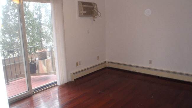 Foto del edificio - 1129 N Shore Rd