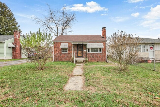 Building Photo - Charming 2-Bedroom Single Family Home Near S High St