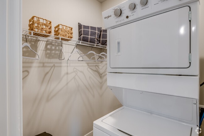 1 BR, 1 BA - 792SF - HUB13