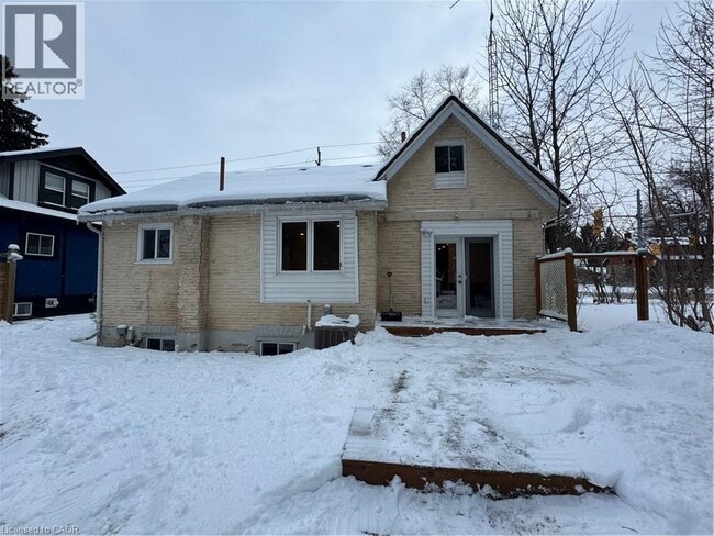 Photo du bâtiment - 272 Main St