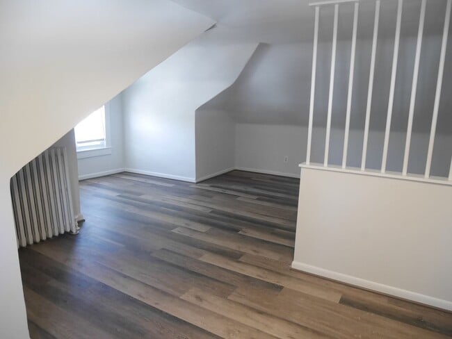 Building Photo - 1207EA