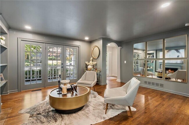 Foto del edificio - 2373 Virginia Pl NE