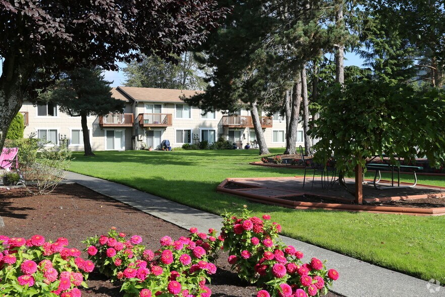 Elm Valley Apartments Rentals Sumner, WA