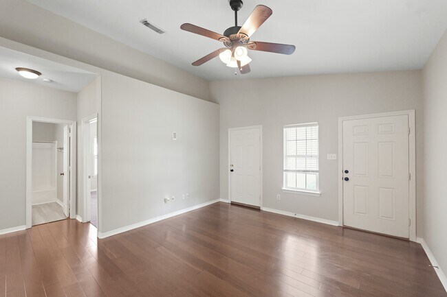 Foto del edificio - 21307 Snowblossom Ln