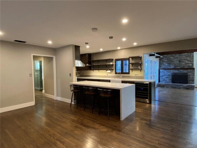 Building Photo - 349 Norumbega Dr