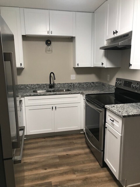 Foto del edificio - 119-F Stroupe Road