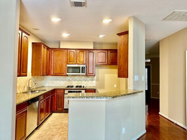 Building Photo - 1122 Glenwood Canyon Ln