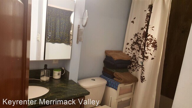 Building Photo - 4 br, 2.5 bath House - 23 Emery Street