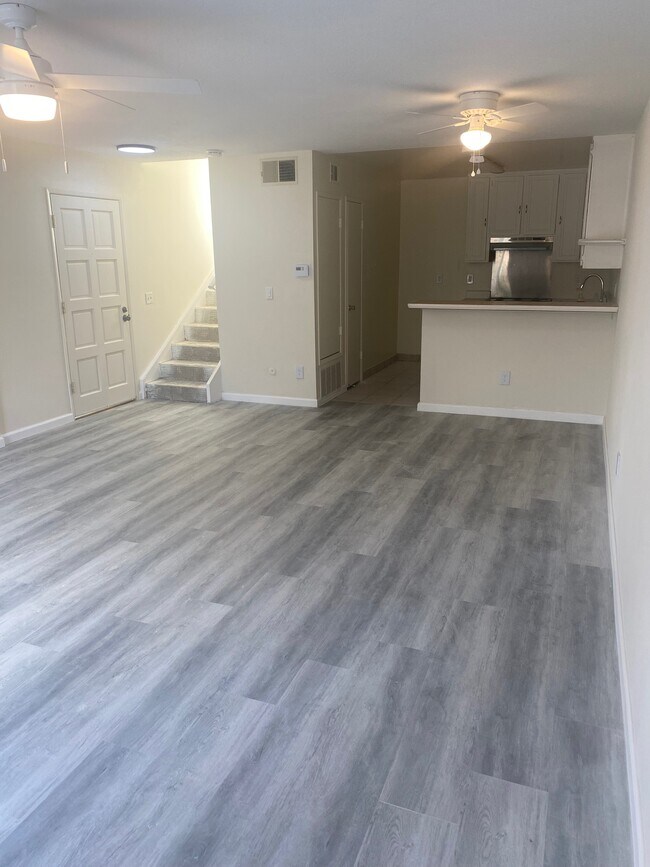 Building Photo - 1088 Cabrillo Park Dr