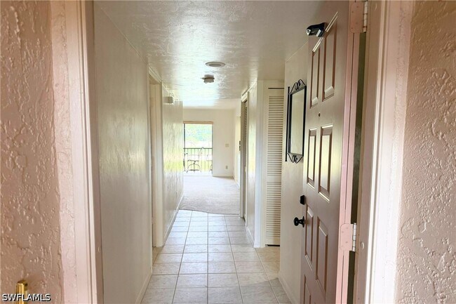Foto del edificio - 7360 St Ives Way