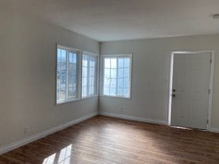 Foto del edificio - 521 E 3rd Ave