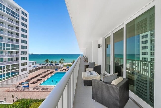 Foto del edificio - 5401 Collins Ave