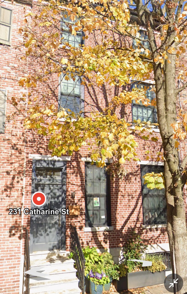 Building Photo - 231 Catharine St