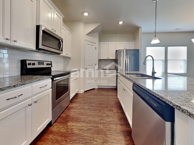 Foto del edificio - 230 Dogwood Cir