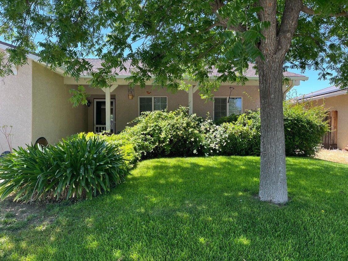 Primary Photo - 1665 Aldo Way