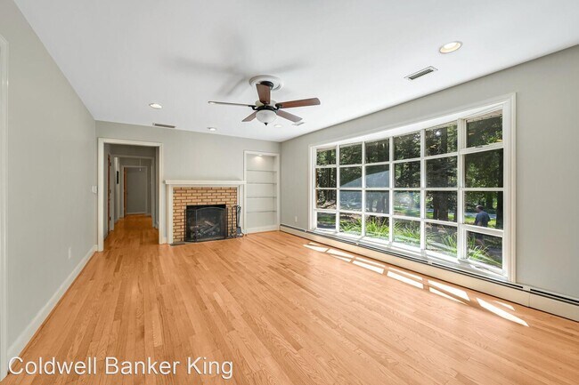 Building Photo - 3 br, 2 bath House - 1229 Chanteloup Drive