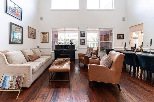 Building Photo - 3408 Travis Country Cir