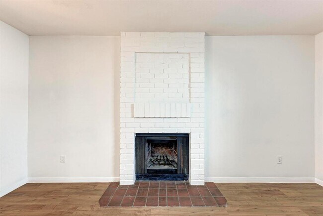 Building Photo - 1904 Goodrich Ave