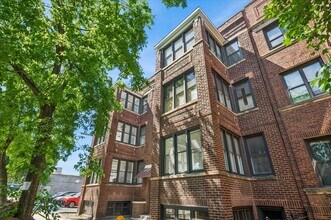 Building Photo - 1542 W Rosemont Ave