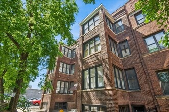 Building Photo - 1542 W Rosemont Ave