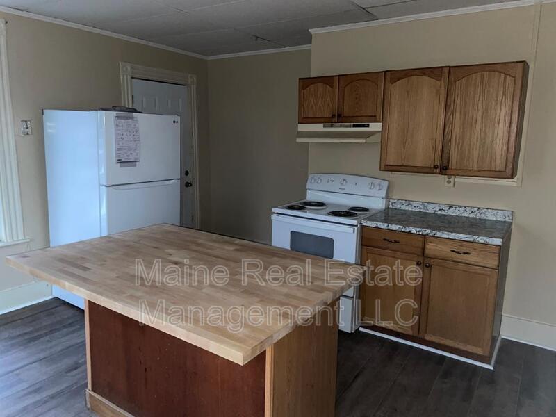 8 5th St Unit Apt. 2, Bangor, ME 04401 Condo for Rent in Bangor, ME