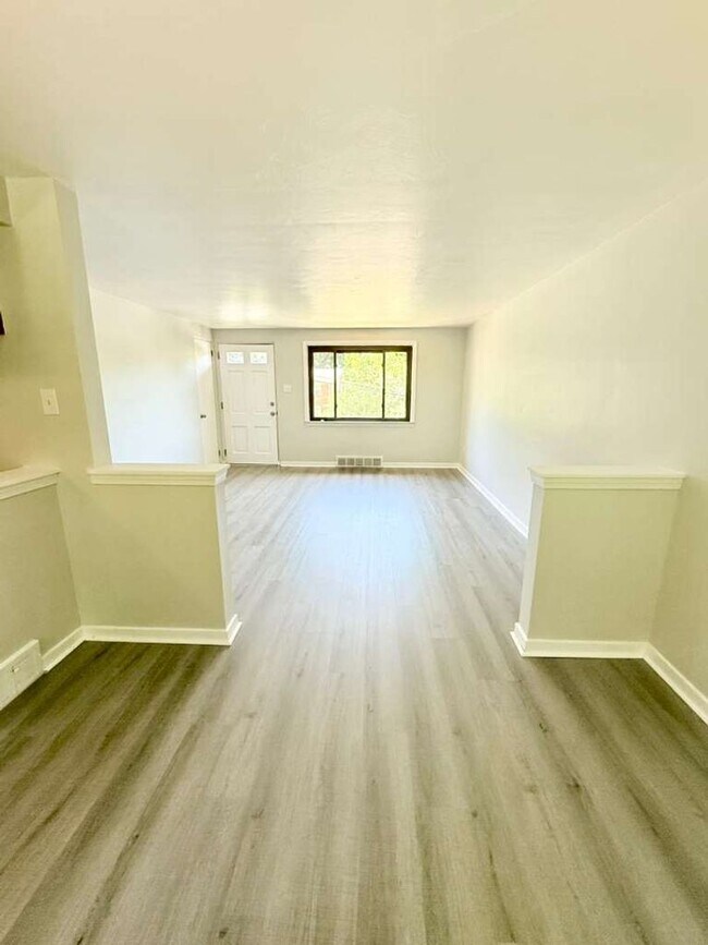 Foto del edificio - Fabulous 3 bed 1 bath House in Penn Hills