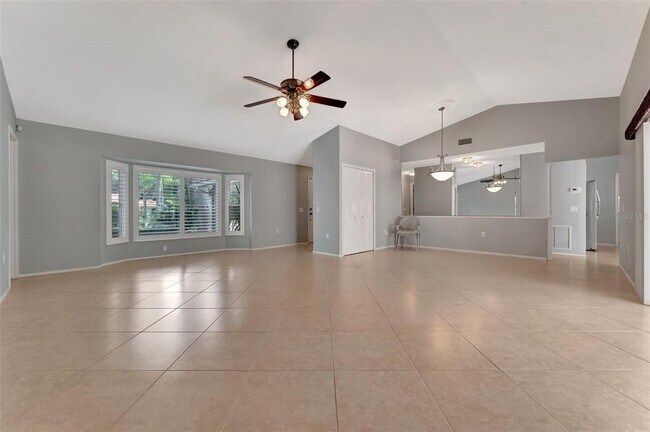 Building Photo - 3601 Garden Lakes Clenet