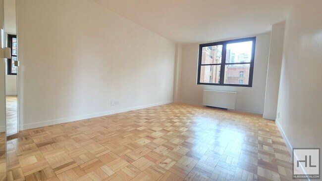 Foto del edificio - Midtown East One-Bedroom with Open Views