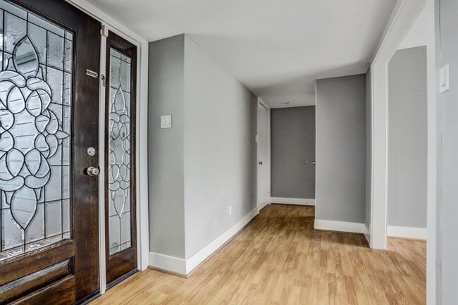 Foto del edificio - 1502 Freedonia Dr