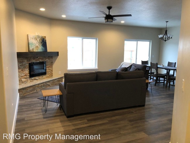 Building Photo - 5 br, 3.5 bath House - 2897 Copper Trail