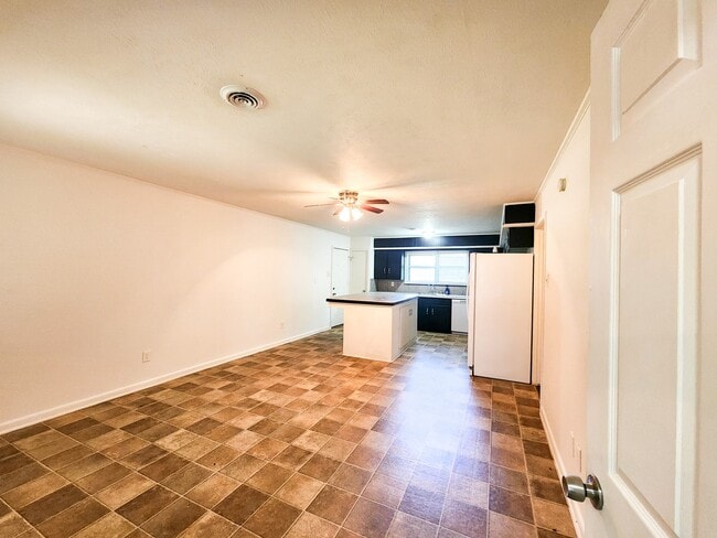 Building Photo - 1307 Dwinnell St