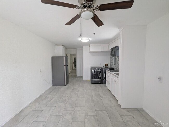 Foto del edificio - 6 Taylor N Rd