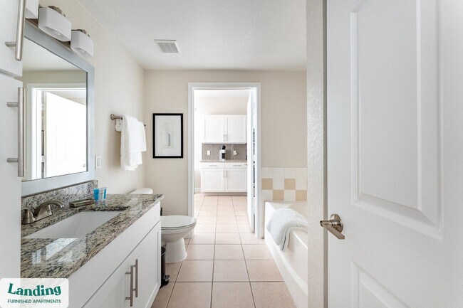 Foto del edificio - 2801 Biltmore Park Dr