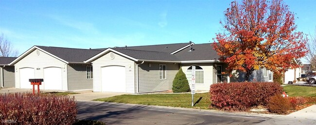Building Photo - 4815 Leanne Ave