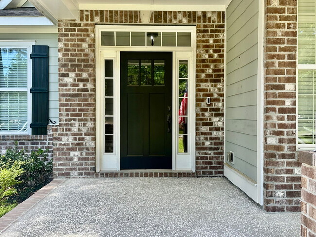 Building Photo - Stunning Four Bedroom Low Country Home in ...
