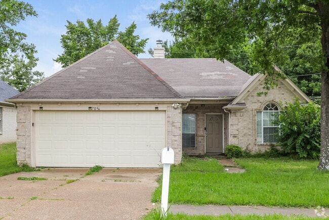 Building Photo - 7096 Lagrange Hill Dr