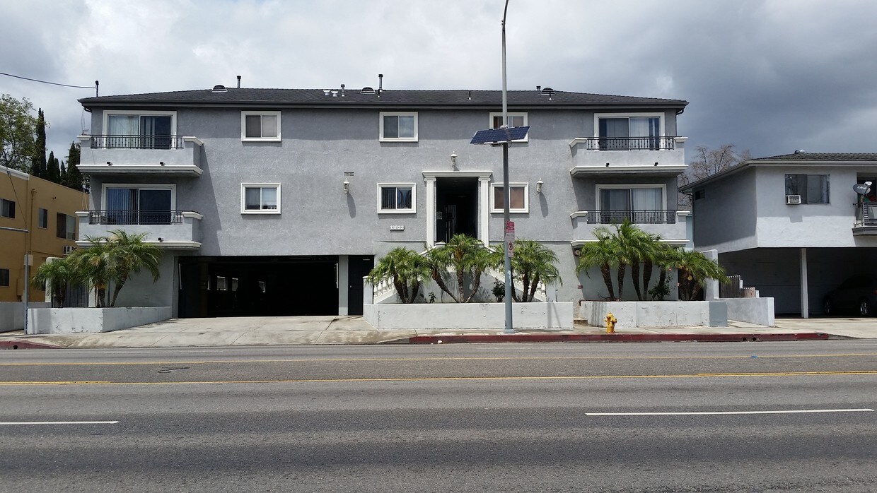 Primary Photo - 13823 Sherman Way