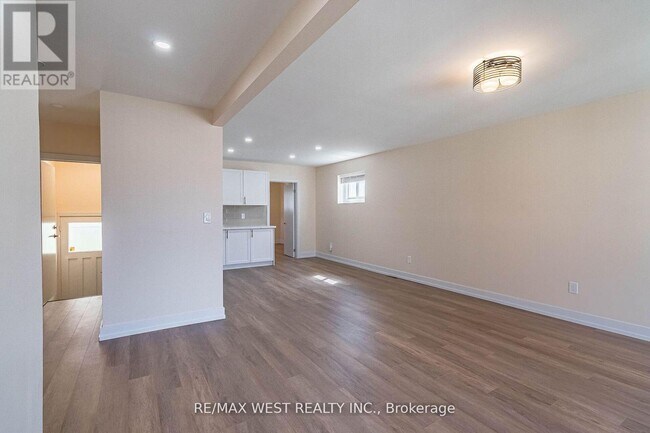 Photo du bâtiment - 7 Highland Hill