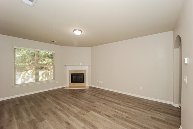 Building Photo - 258 Stillwood Dr
